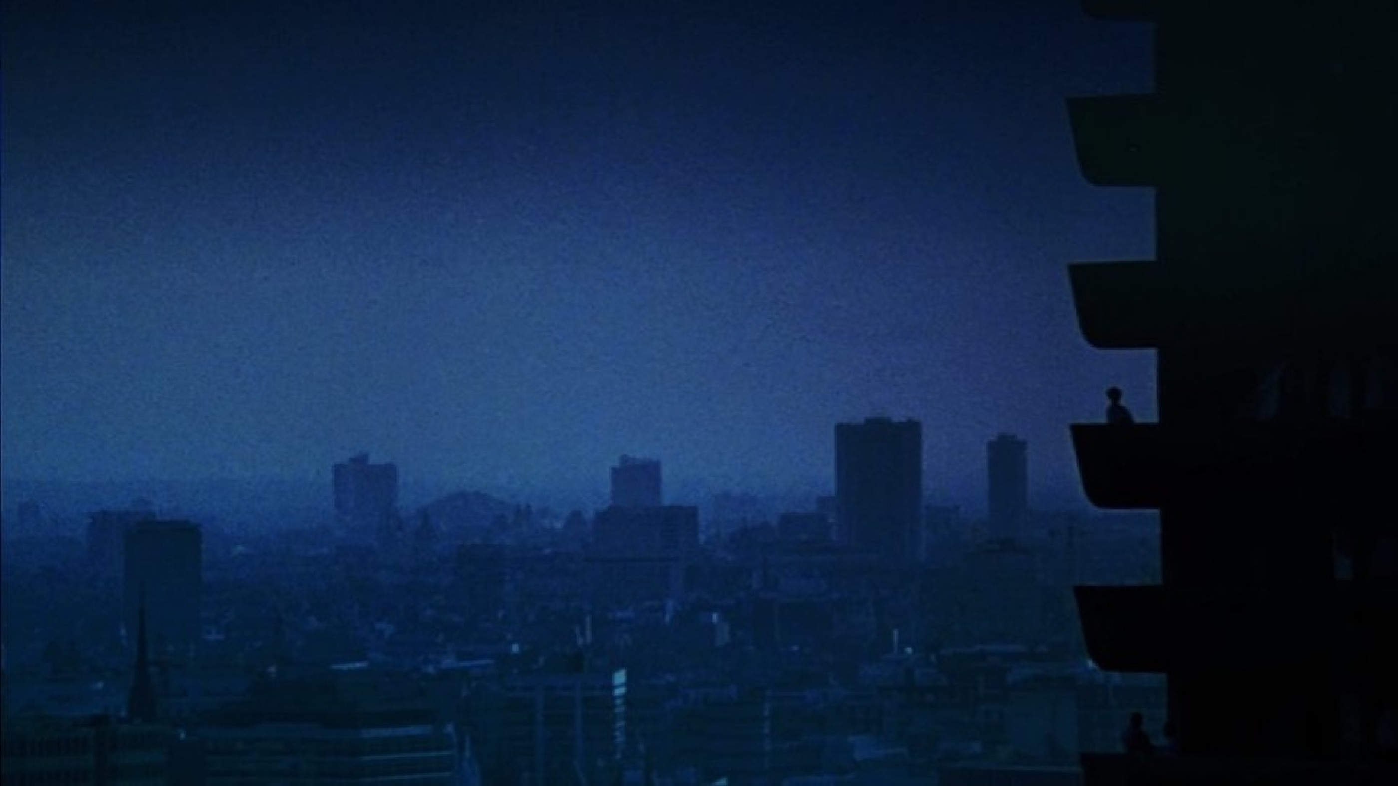 Fig. 1: View over East London from the Barbican Estate, as seen in Tony Scott's “The Hunger” (1983).